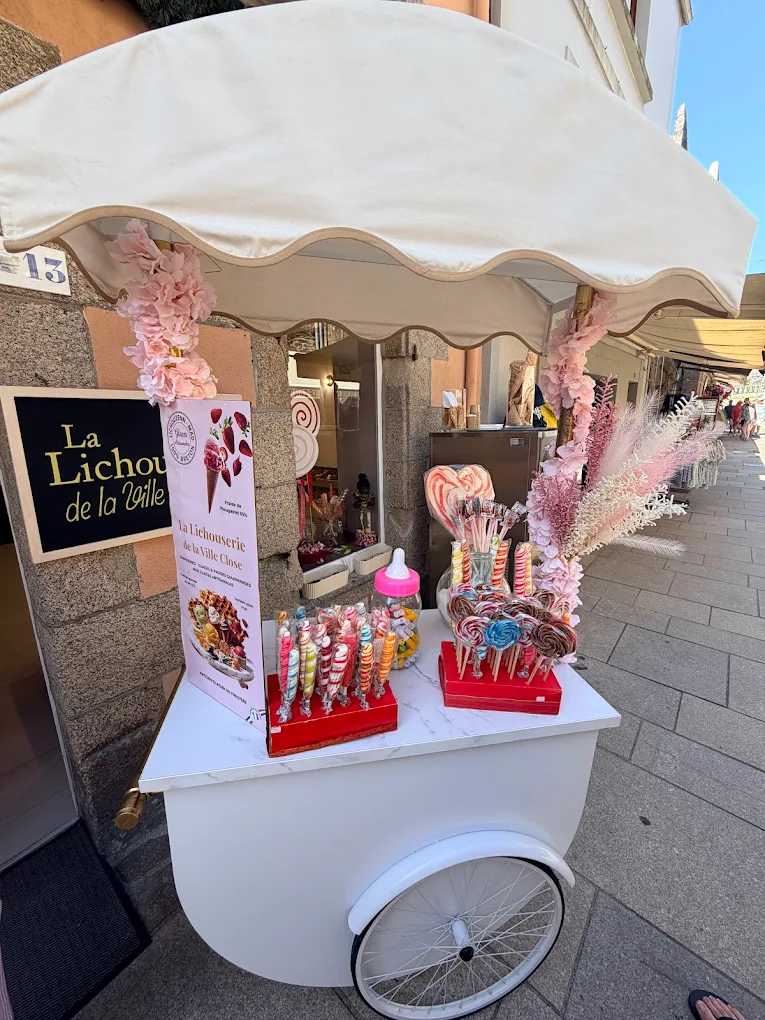 La boutique de La Lichouserie dans la Ville Close de Concarneau